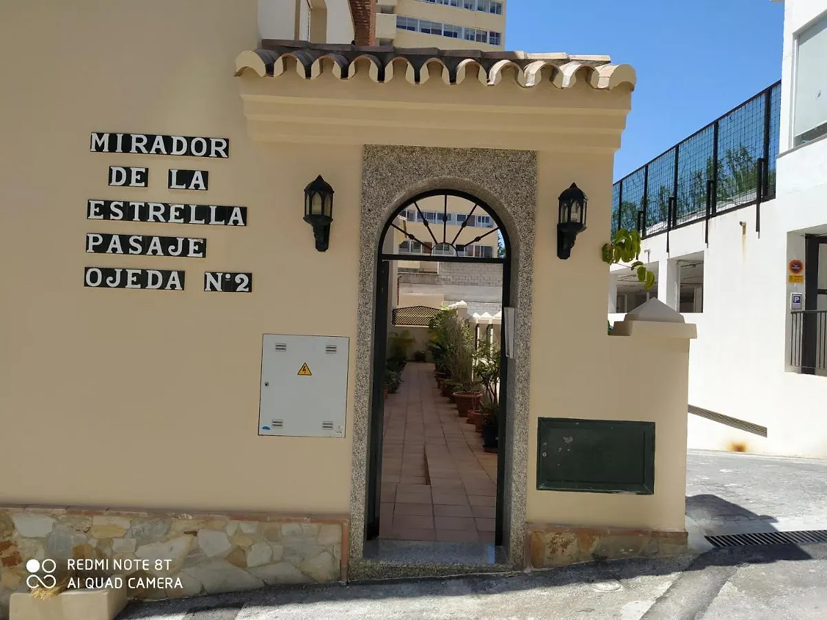 アパート Bonito Apartamento Al Lado De La Playa Con Vistas Al Mar ベナルマデナ